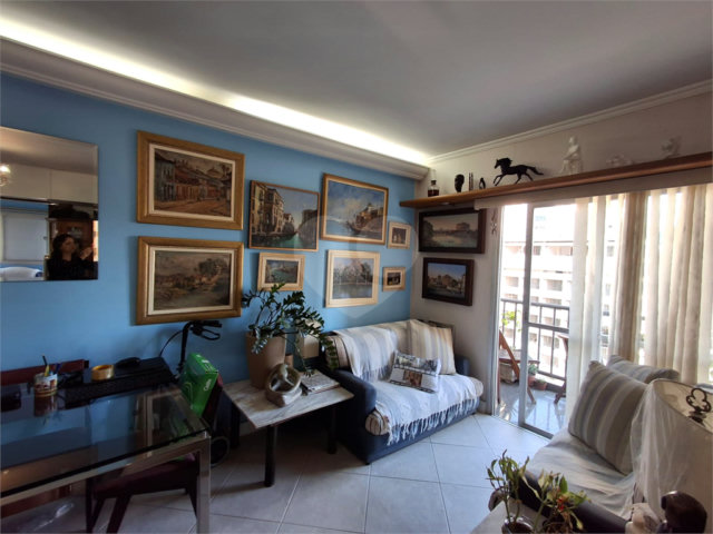 Apartamento à venda com 2 quartos, sendo 1 suíte,  em Moema, São Paulo, SP