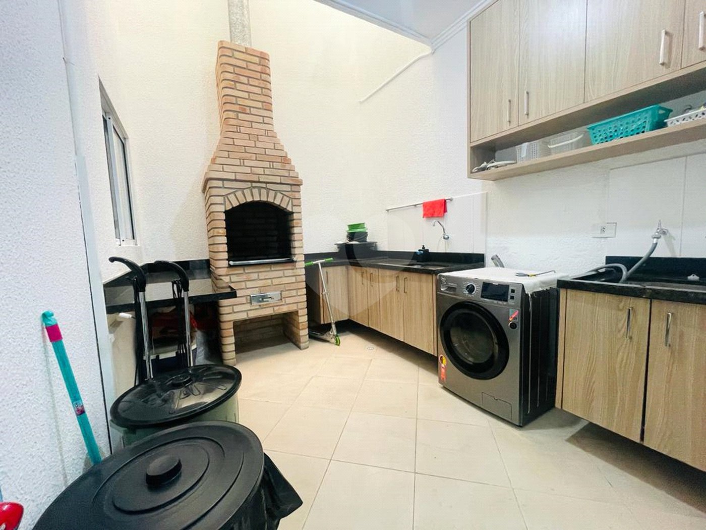 Casa à venda com 3 quartos, sendo 1 suíte,  no condomínio Rafaela I, São Paulo - SP