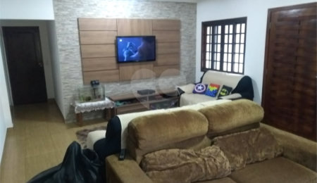 Casa à venda com 3 quartos, sendo 1 suíte, no condomínio Alpes de Mairiporã, Mairiporã - SP