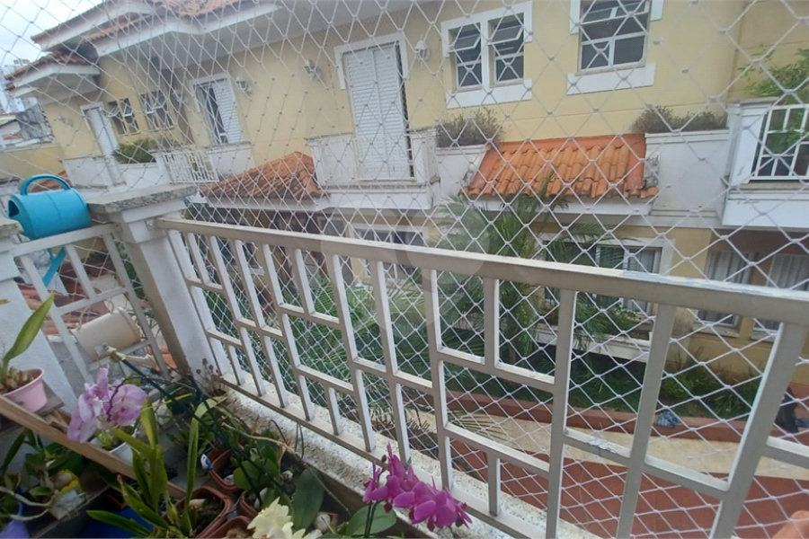 Casa à venda com 3 quartos, sendo 1 suíte, no condomínio Santanna, São Paulo - SP