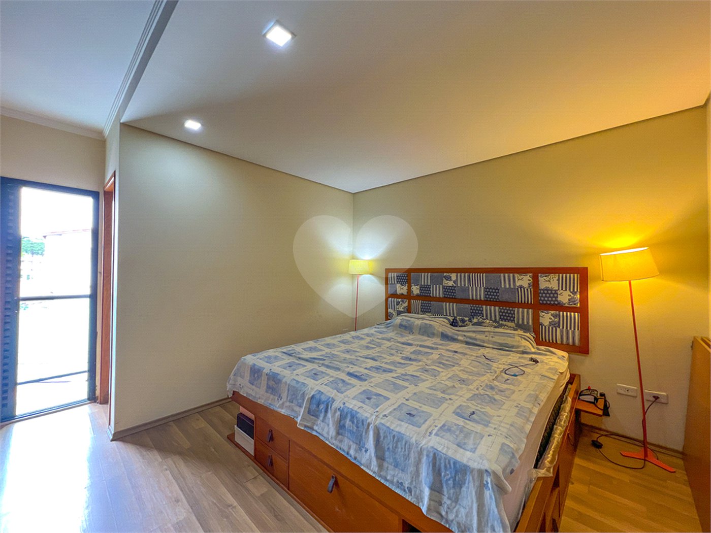 Sobrado à venda com 3 quartos, sendo 1 suíte,  em Tremembé, São Paulo, SP