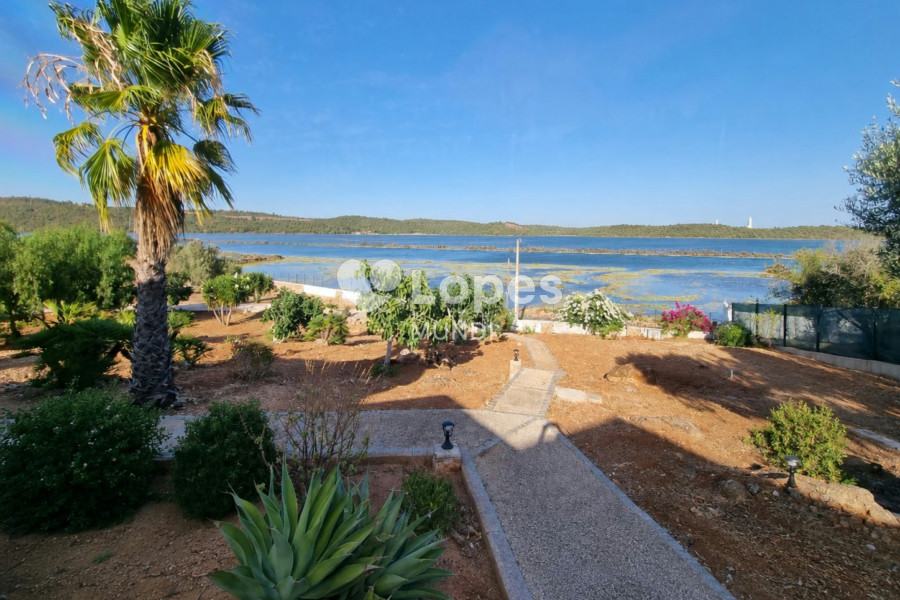 Casa com 3 quartos à venda no Algarve, Portugal – Piscina e terreno de 12.000 m²