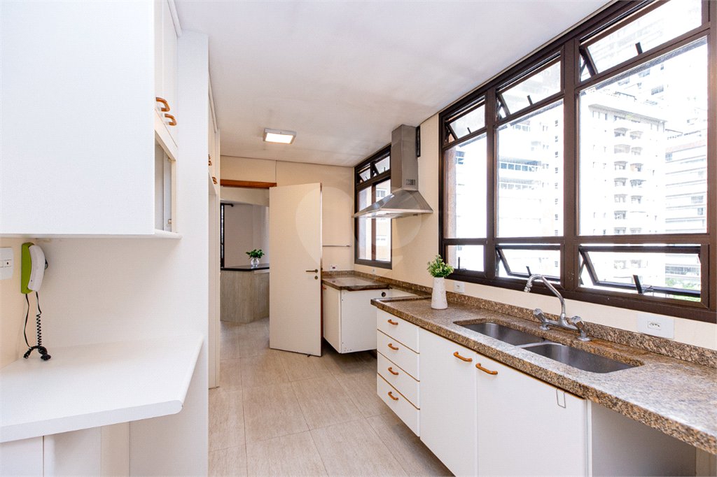 Apartamento à venda com 4 quartos, sendo 2 suítes, em Brooklin, São Paulo, SP