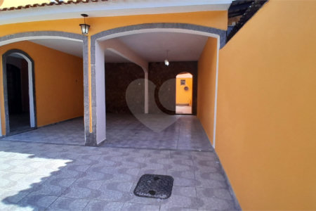 Casa à venda com 3 quartos, sendo 1 suíte, em Campo Grande, Rio de Janeiro, RJ