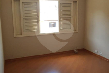 Sobrado à venda com 3 quartos, sendo 1 suíte, em Cidade Vargas, São Paulo, SP