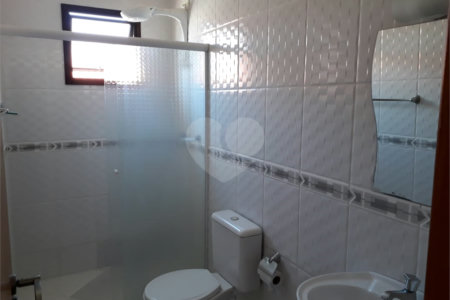 Casa à venda com 3 quartos, sendo 1 suíte, no condomínio Saude, São Paulo - SP