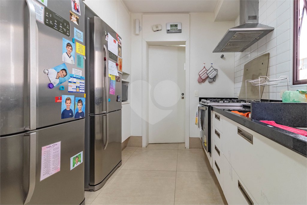 Apartamento à venda com 4 quartos, sendo 3 suítes, em Santa Cecília, São Paulo, SP