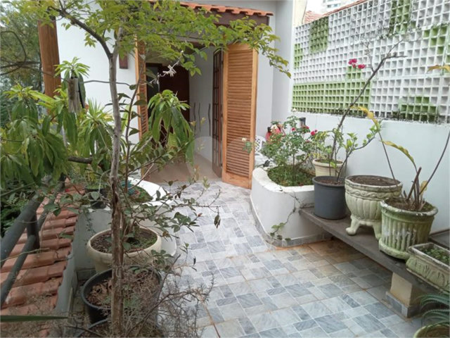 Casa à venda com 2 quartos, sendo 1 suíte,  em Vila Mariana, São Paulo, SP