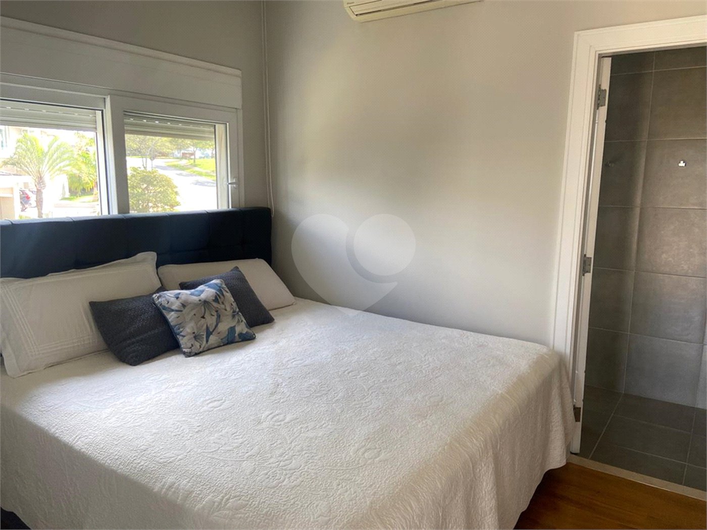 Casa à venda ou para alugar com 4 suítes no condomínio Residencial Gênesis 1, Santana de Parnaíba - SP