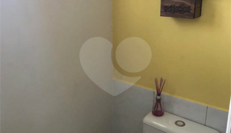 Sobrado à venda com 3 quartos, sendo 1 suíte, em Jardim América, Bragança Paulista, SP