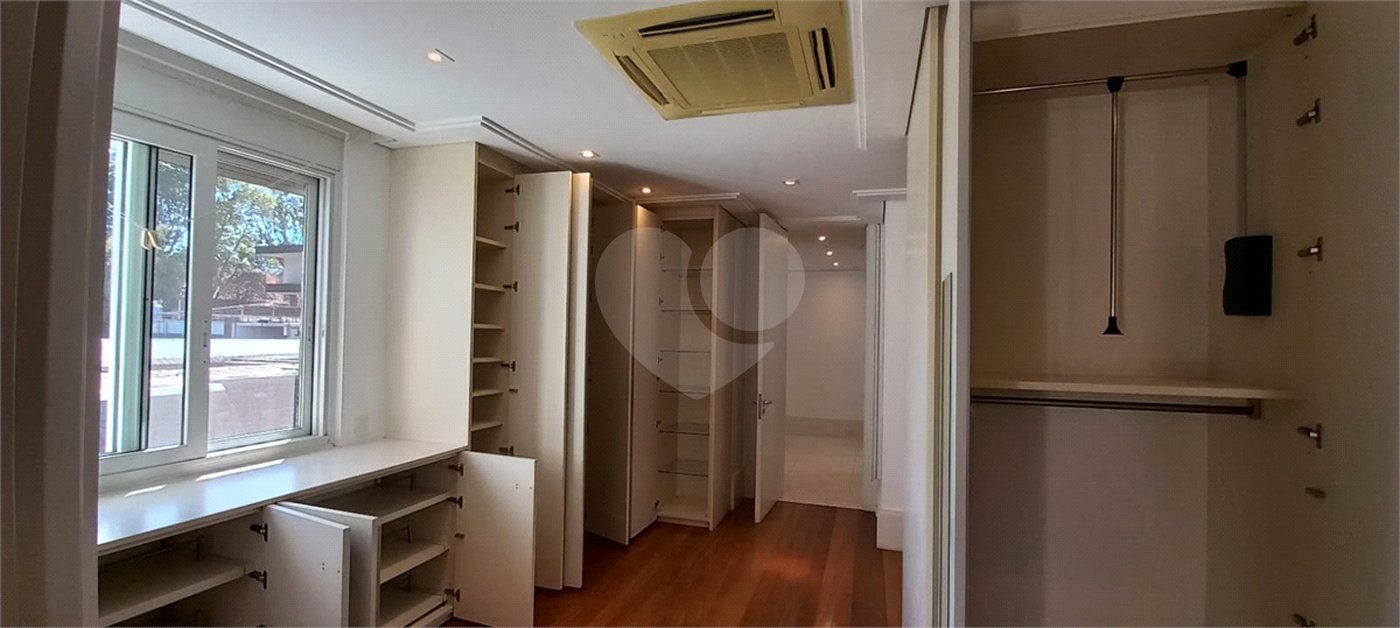 Sobrado à venda ou para alugar com 7 quartos, sendo 4 suítes,  em Cidade Jardim, São Paulo, SP