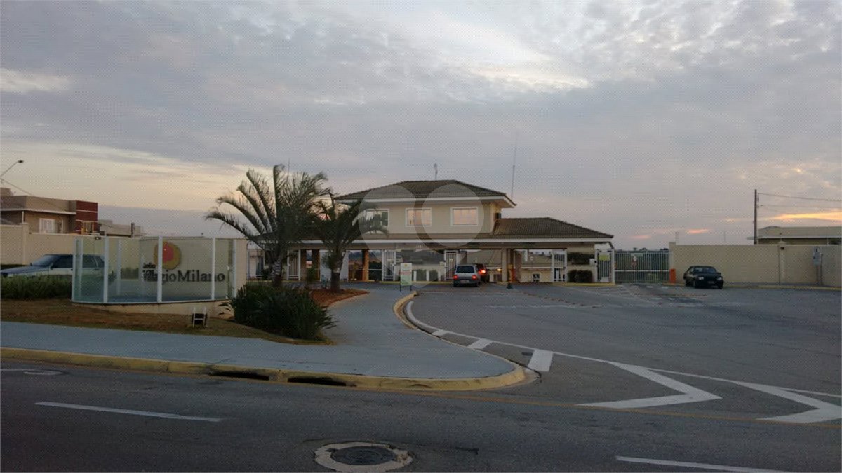 Casa à venda com 4 quartos, sendo 1 suíte, no condomínio Villagio Milano, Sorocaba - SP