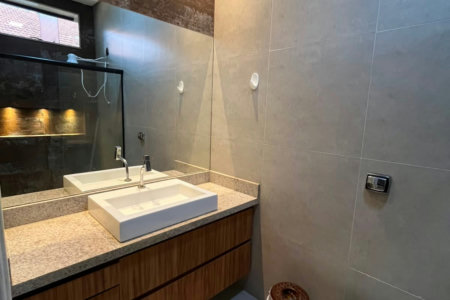 Casa à venda ou para alugar com 4 quartos, sendo 2 suítes,  em Santa Terezinha, Três Lagoas, MS