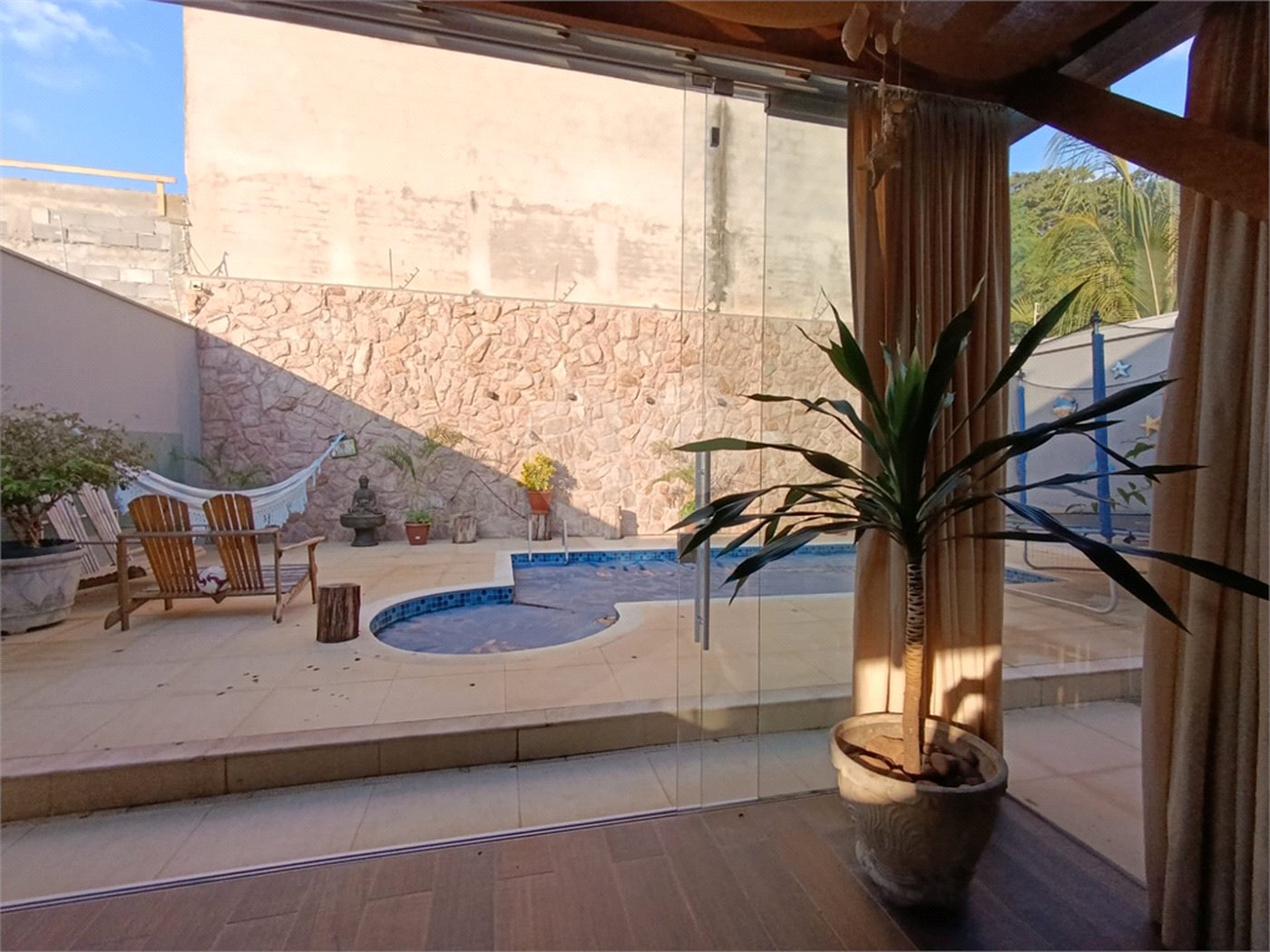 Casa à venda com 4 quartos, sendo 1 suíte, no condomínio Jardim Reserva Bom Viver de Indaiatuba, Indaiatuba - SP