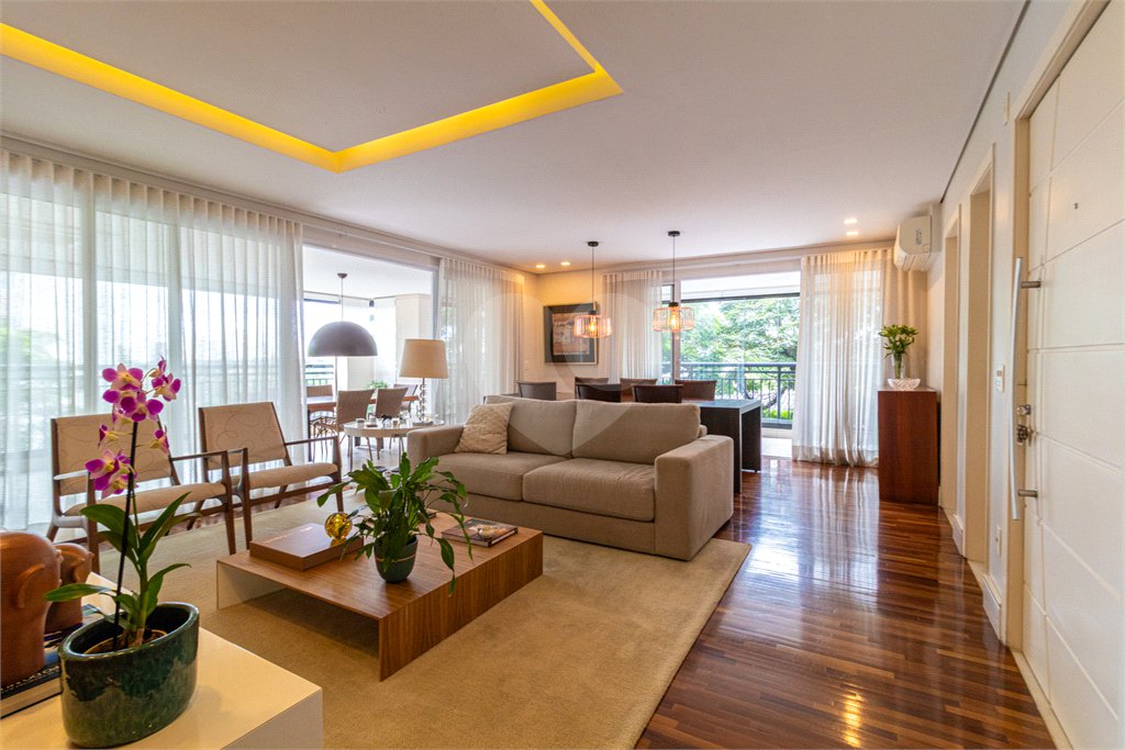 Apartamento à venda com 4 suítes em Alto da Boa Vista, São Paulo, SP