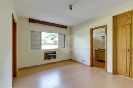 Casa à venda com 4 quartos, sendo 3 suítes, em Jardim Marajoara, São Paulo, SP