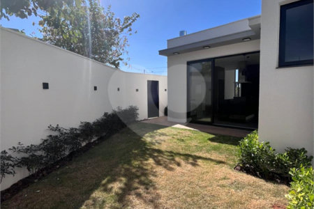 Casa à venda com 3 suítes em Residencial Village Damha III, Araraquara, SP