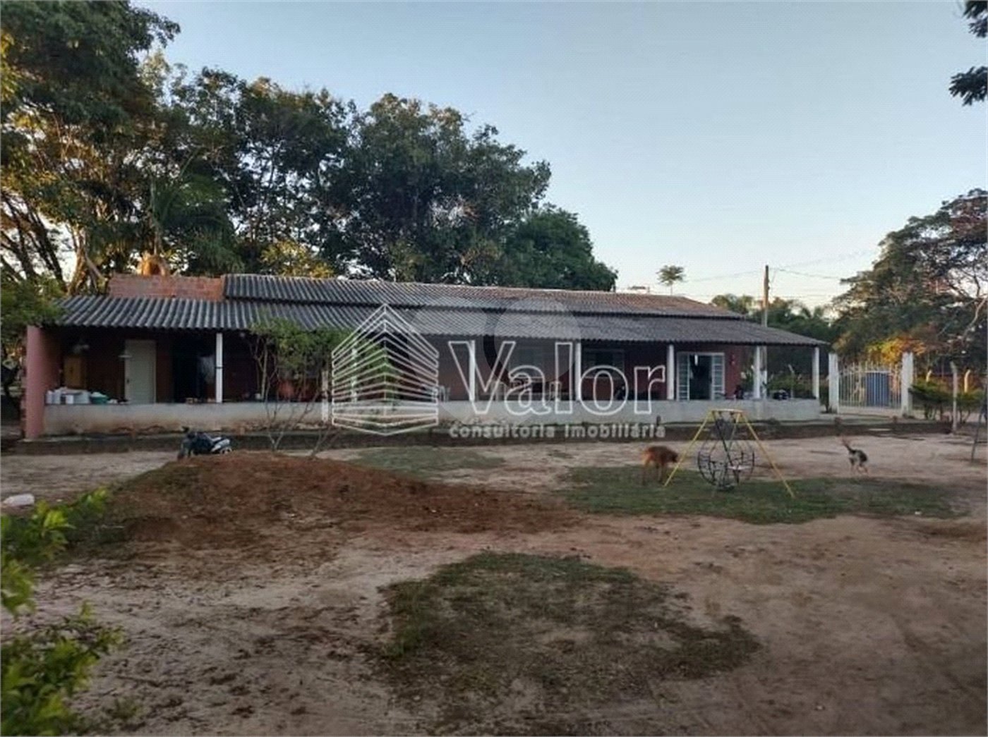 Chácara à venda com 4 quartos, sendo 1 suíte,  em Chácara Leila, São Carlos, SP