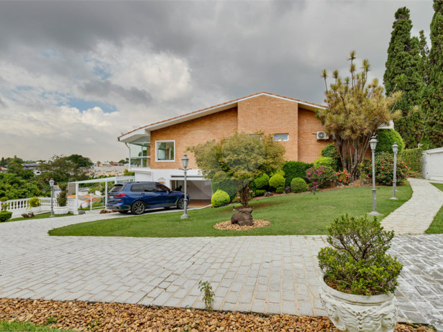 Casa Térrea à venda com 4 suítes em Chácara Flora, São Paulo, SP