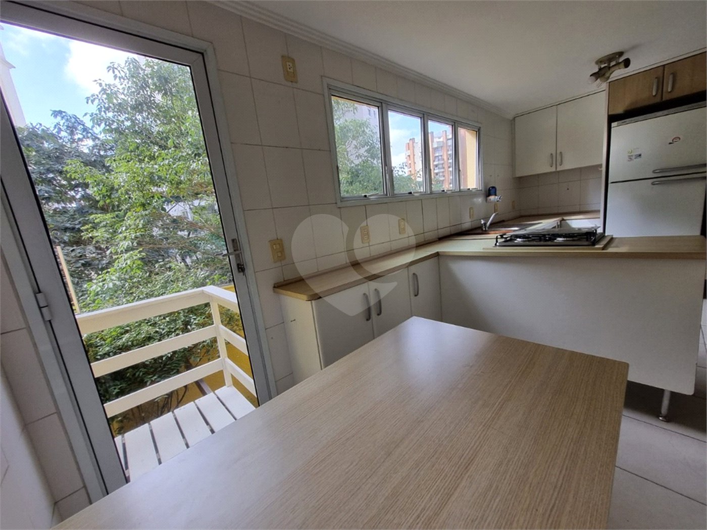 Casa à venda com 4 quartos, sendo 1 suíte, no condomínio Horizontal Newport Village, São Paulo - SP