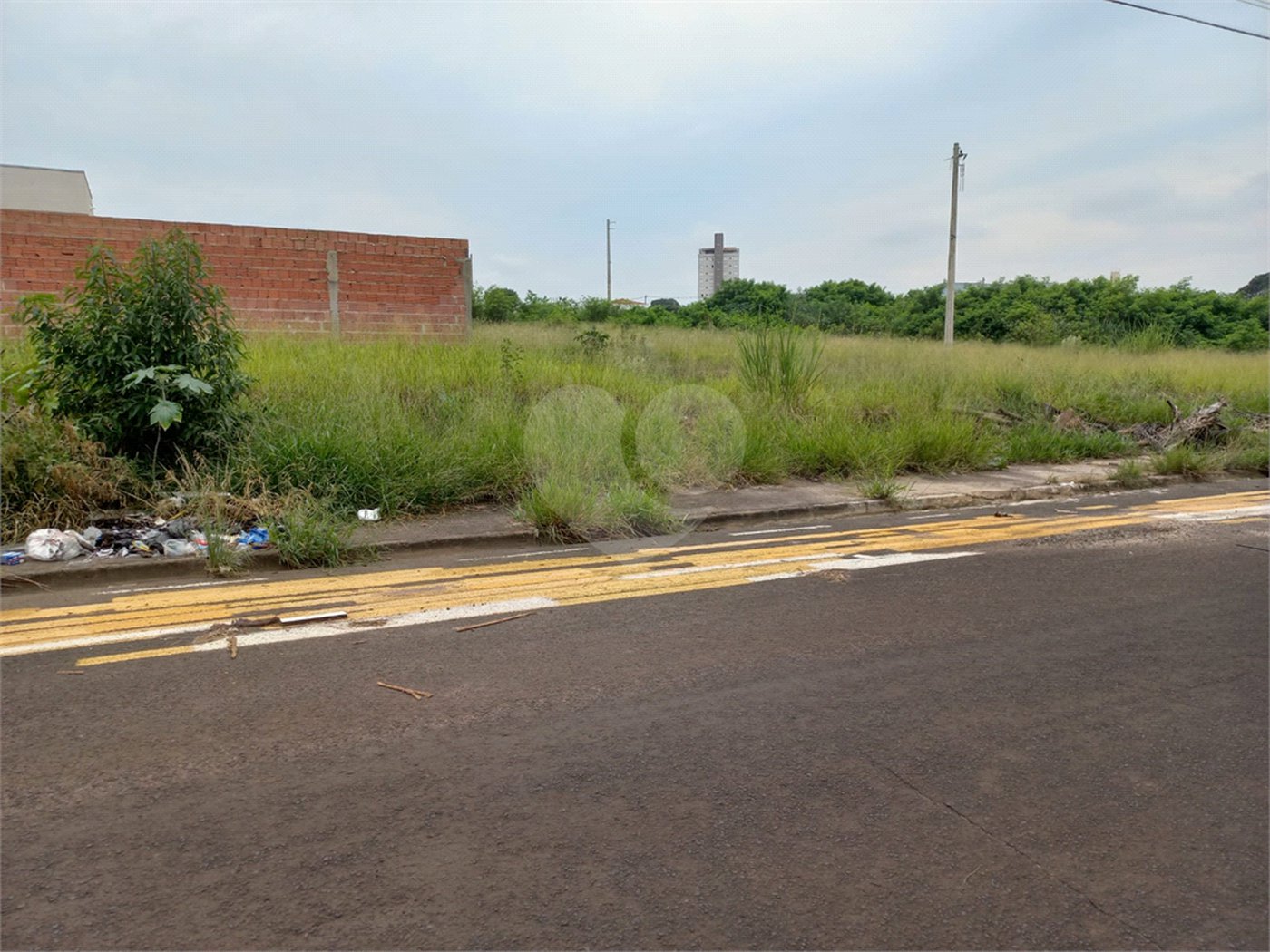 Terreno plano com 163,56 m² de área total