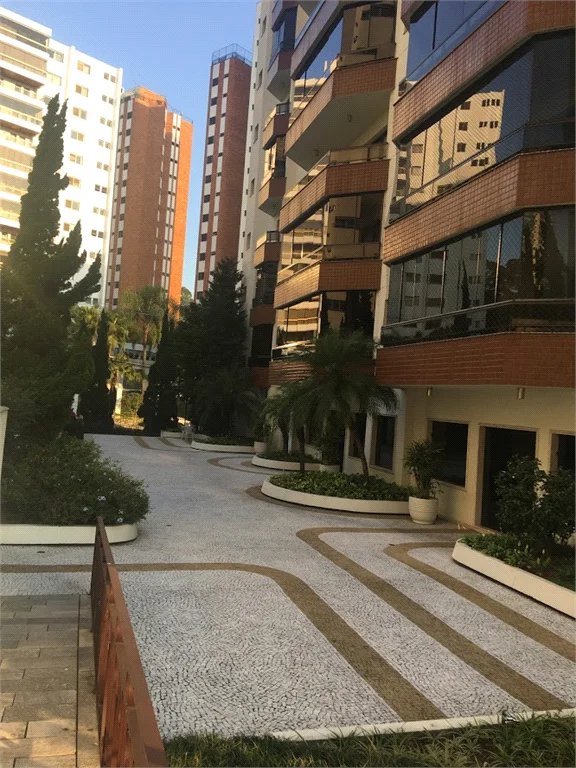 Apartamento à venda com 4 suítes em Vila Suzana, São Paulo, SP