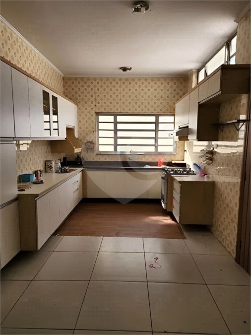 Casa à venda com 4 quartos, sendo 2 suítes, em Vila São Geraldo, São Paulo, SP
