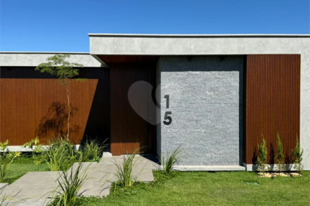Casa à venda com 4 suítes no condomínio Florais da Mata, Várzea Grande - MT