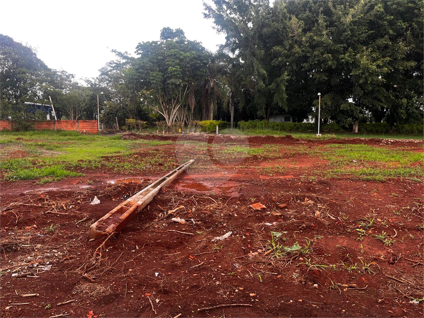 Terreno à venda com 3 quartos, sendo 1 suíte, em Vila Carolina, Itapetininga, SP