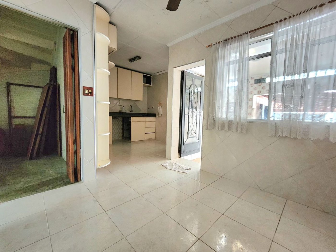Casa com 3 dormitórios à venda, 198 m² por R$ 1.099.000,00 - Marapé - Santos/SP