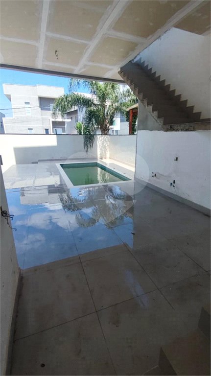 Casa à venda com 3 quartos, sendo 1 suíte,  no condomínio Terras de São Fernando, Cotia - SP