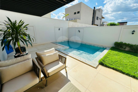 Casa à venda com 3 suítes no condomínio Florais do Valle, Cuiabá - MT