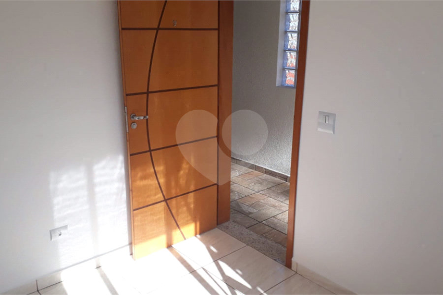 Casa à venda com 1 quarto no condomínio Camila I, São Paulo - SP