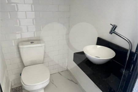Sobrado à venda ou para alugar com 3 quartos, sendo 1 suíte, em Jardim dos Pinheiros, Atibaia, SP