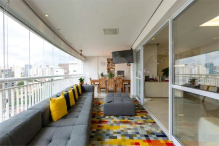 Apartamento à venda com 3 suítes em Vila Romana, São Paulo, SP
