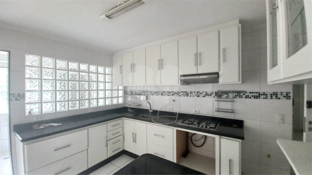 Apartamento à venda com 3 quartos, sendo 1 suíte,  em Vila Andrade, São Paulo, SP