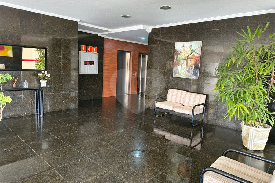 Apartamento com 2 Dormitórios , amplo com 77 metros e com vaga de garagem fixa