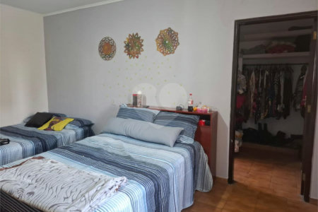 Sobrado à venda com 4 quartos, sendo 2 suítes,  em Campestre, Santo André, SP