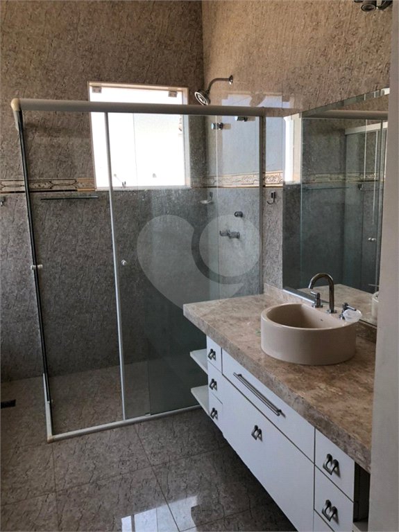Casa à venda ou para alugar com 3 suítes no condomínio Jardim Vila Paradiso, Indaiatuba - SP