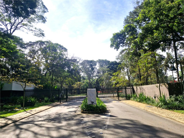 Terreno à venda no condomínio Chácara Santa Helena, São Paulo - SP
