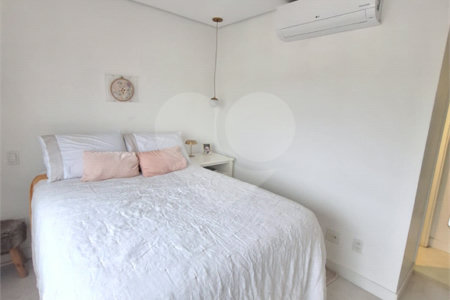 Apartamento à venda com 3 quartos, sendo 1 suíte,  em Vila Andrade, São Paulo, SP