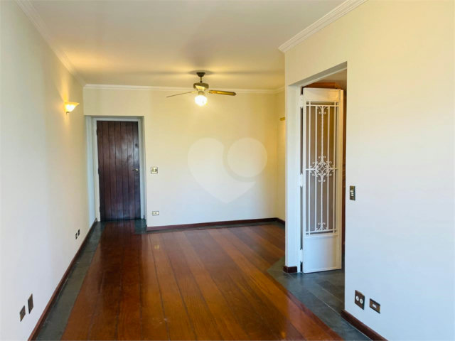 Apartamento à venda com 3 quartos, sendo 1 suíte,  em Alto da Boa Vista, São Paulo, SP