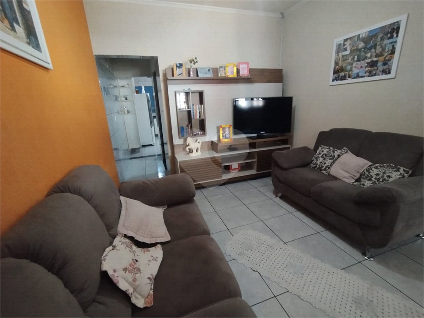 Sobrado à venda com 3 quartos, sendo 1 suíte, em Biritiba, Poá, SP