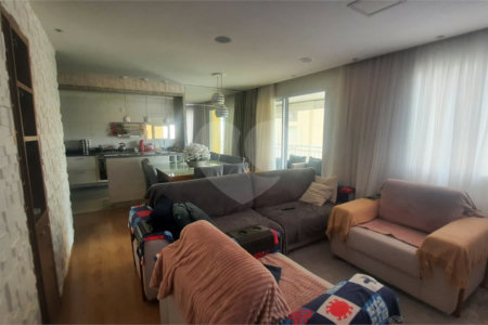 Apartamento à venda com 3 quartos, sendo 1 suíte, em Vila Santo Antônio, Guarulhos, SP