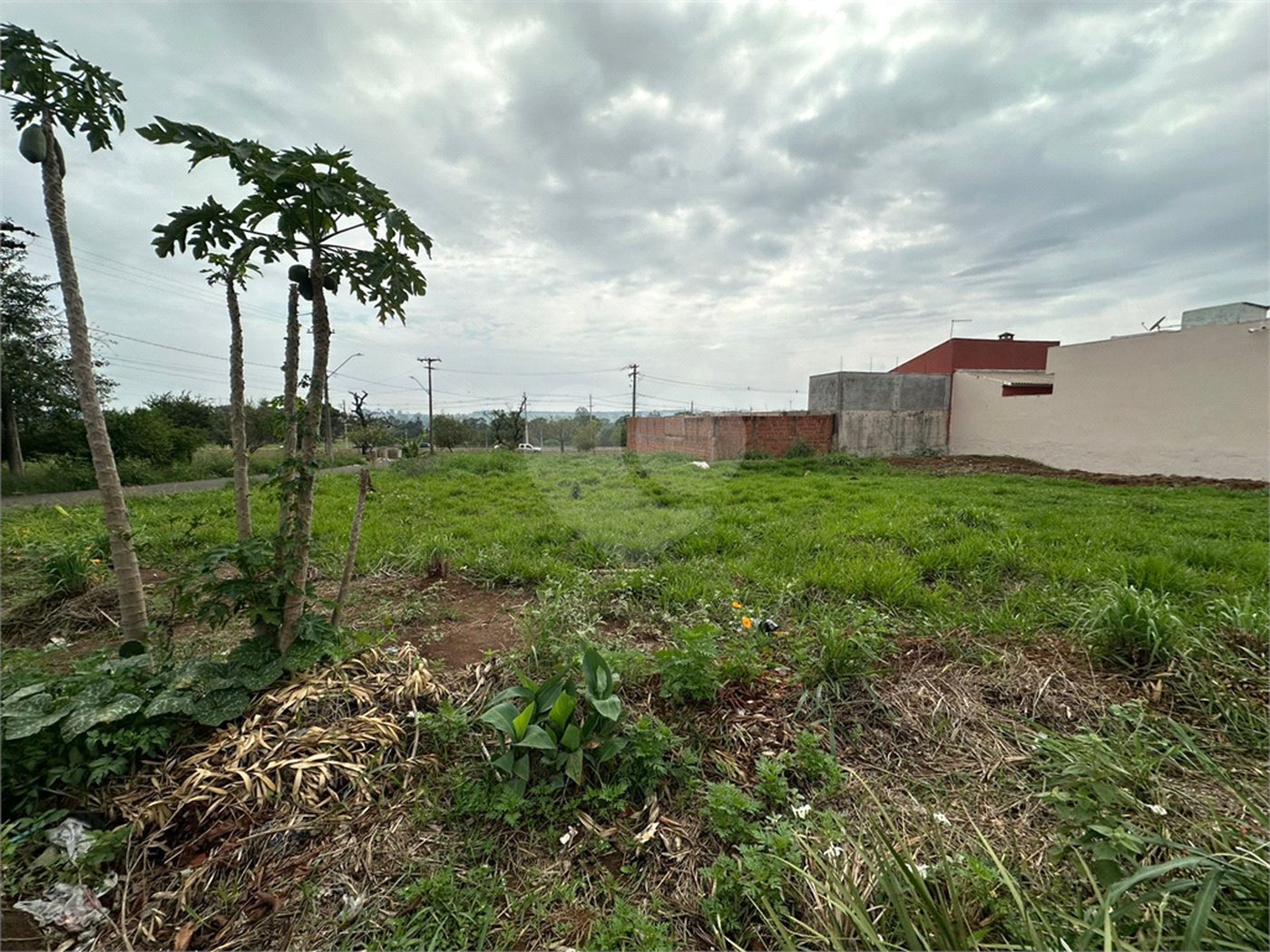 Terreno á venda, com 197m2, no Bairro Parque Primavera em São Carlos.
