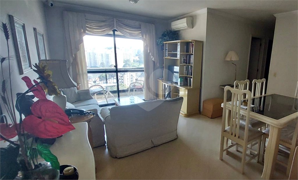Apartamento à venda com 3 quartos, sendo 1 suíte,  em Jardim Peri Peri, São Paulo, SP