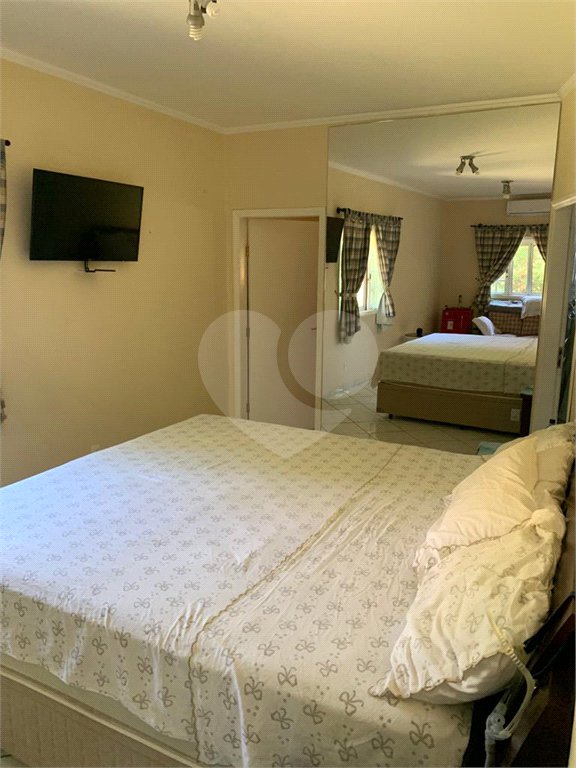 Casa à venda com 5 quartos, sendo 2 suítes, no condomínio Capela do Barreiro, Itatiba - SP