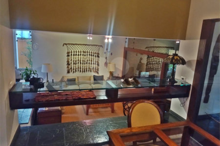 Casa à venda com 4 quartos, sendo 2 suítes,  em Morumbi, São Paulo, SP