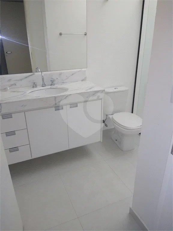 Casa à venda ou para alugar com 3 suítes no condomínio Quinta das Oliveiras, Valinhos - SP