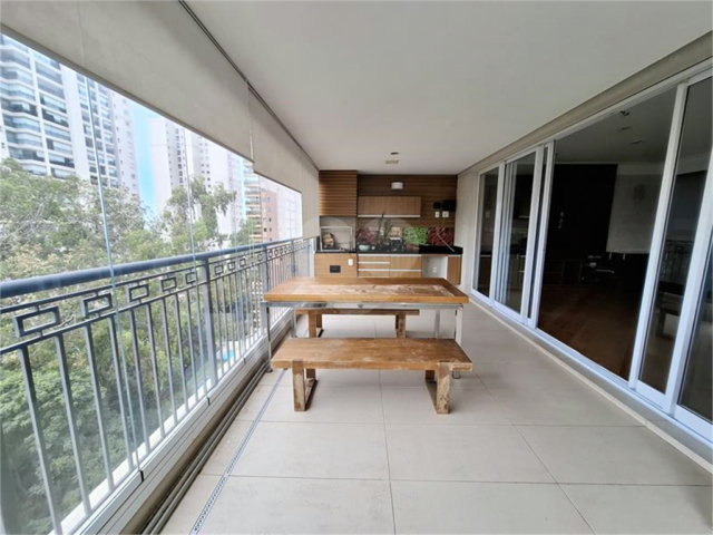 Apartamento para alugar com 3 suítes em Santana, São Paulo, SP